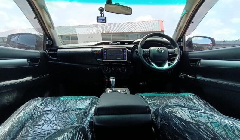 2019 TOYOTA HILUX CANOPY WITH DUAL A/C $7M full