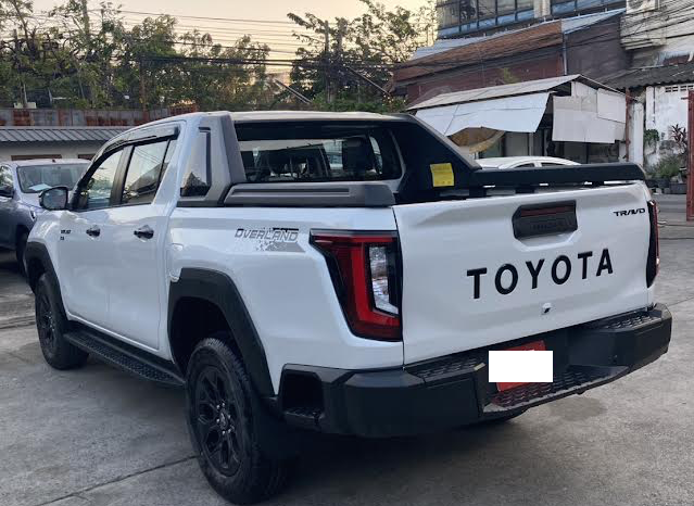 2026 TOYOTA HILUX  TRAVO OVERLAND full