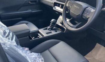 2026 TOYOTA HILUX  TRAVO OVERLAND full