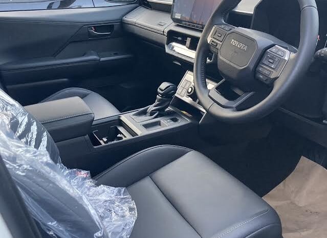 2026 TOYOTA HILUX  TRAVO OVERLAND full